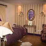 Hotel Castle Oaks House 4*