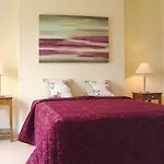 Castle Oaks House 4*