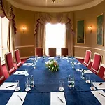 Hotel Castle Oaks House