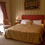 Castle Oaks House 4*