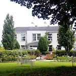 Castle Oaks House Hotel 4*