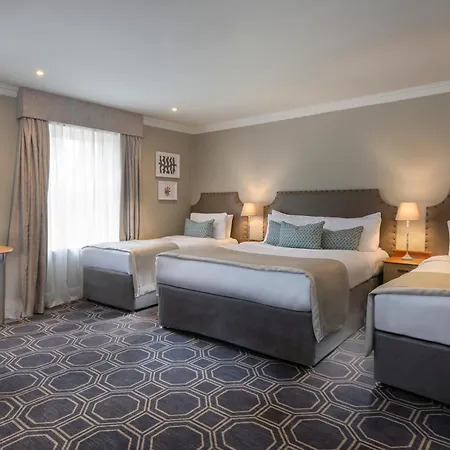 Castle Oaks House 4*