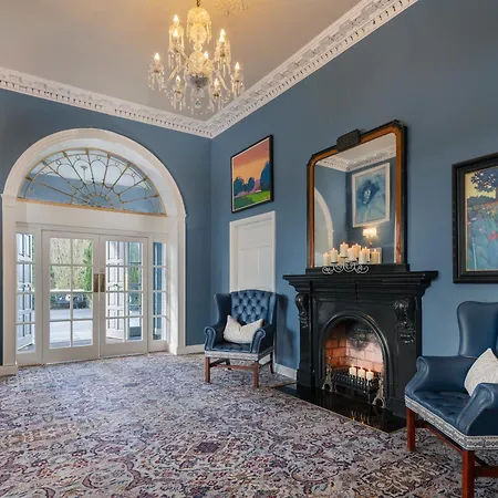 Castle Oaks House
