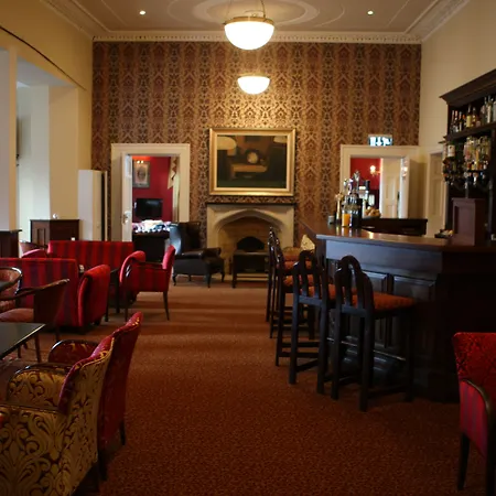 فندق Castle Oaks House