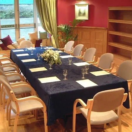 Castle Oaks House 4*