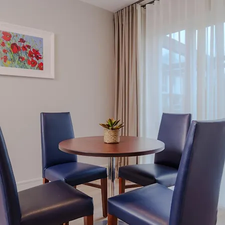 Castle Oaks House 4*