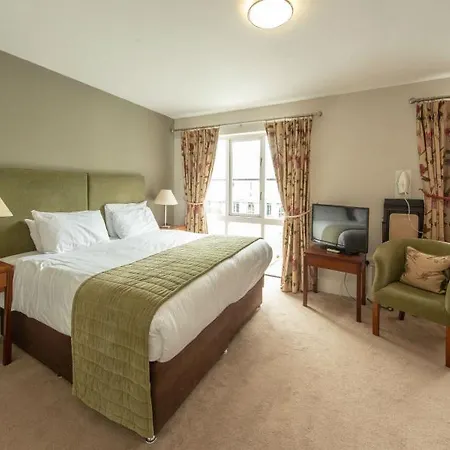 Castle Oaks House 4*