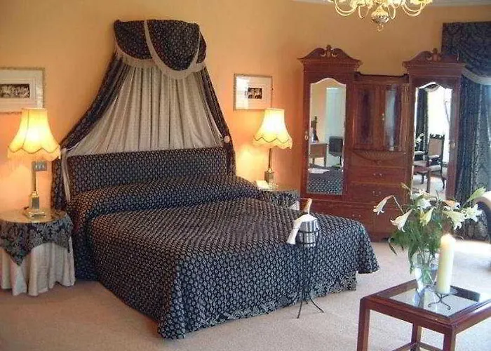 Castle Oaks House 4*