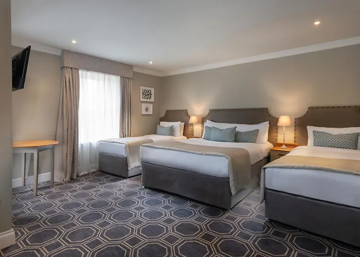 Castle Oaks House 4*