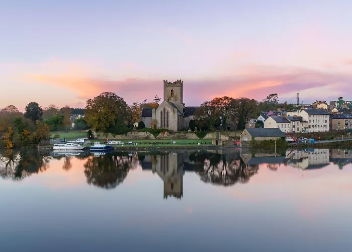 Hotel Castle Oaks House