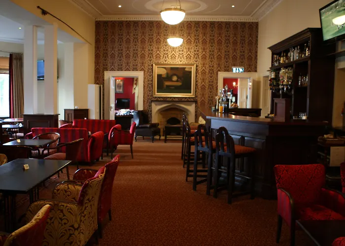 Hotel Castle Oaks House