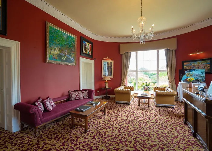 Castle Oaks House Hotel