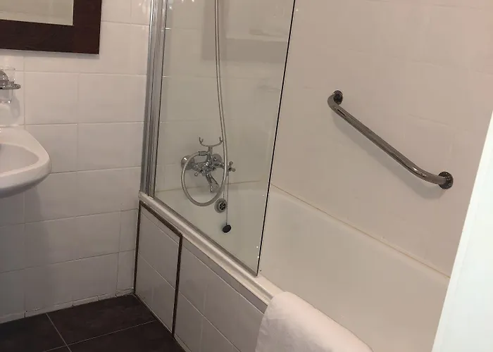 Castle Oaks House 4*