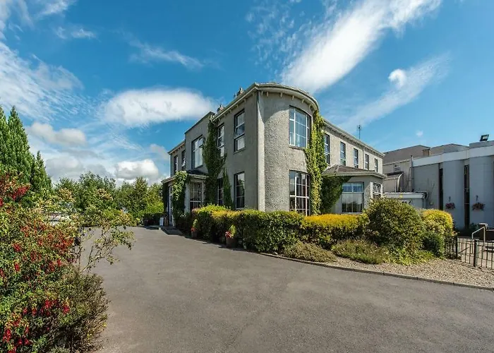 Hotel Castle Oaks House