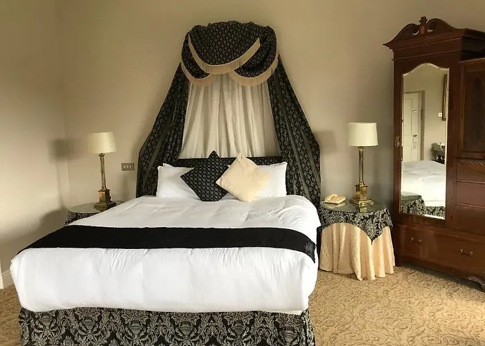 Hotel Castle Oaks House 4*