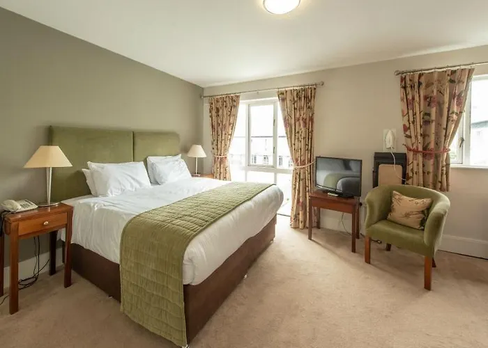 Castle Oaks House 4*