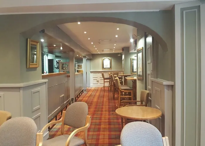 Hotel Castle Oaks House