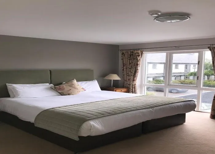 Hotel Castle Oaks House